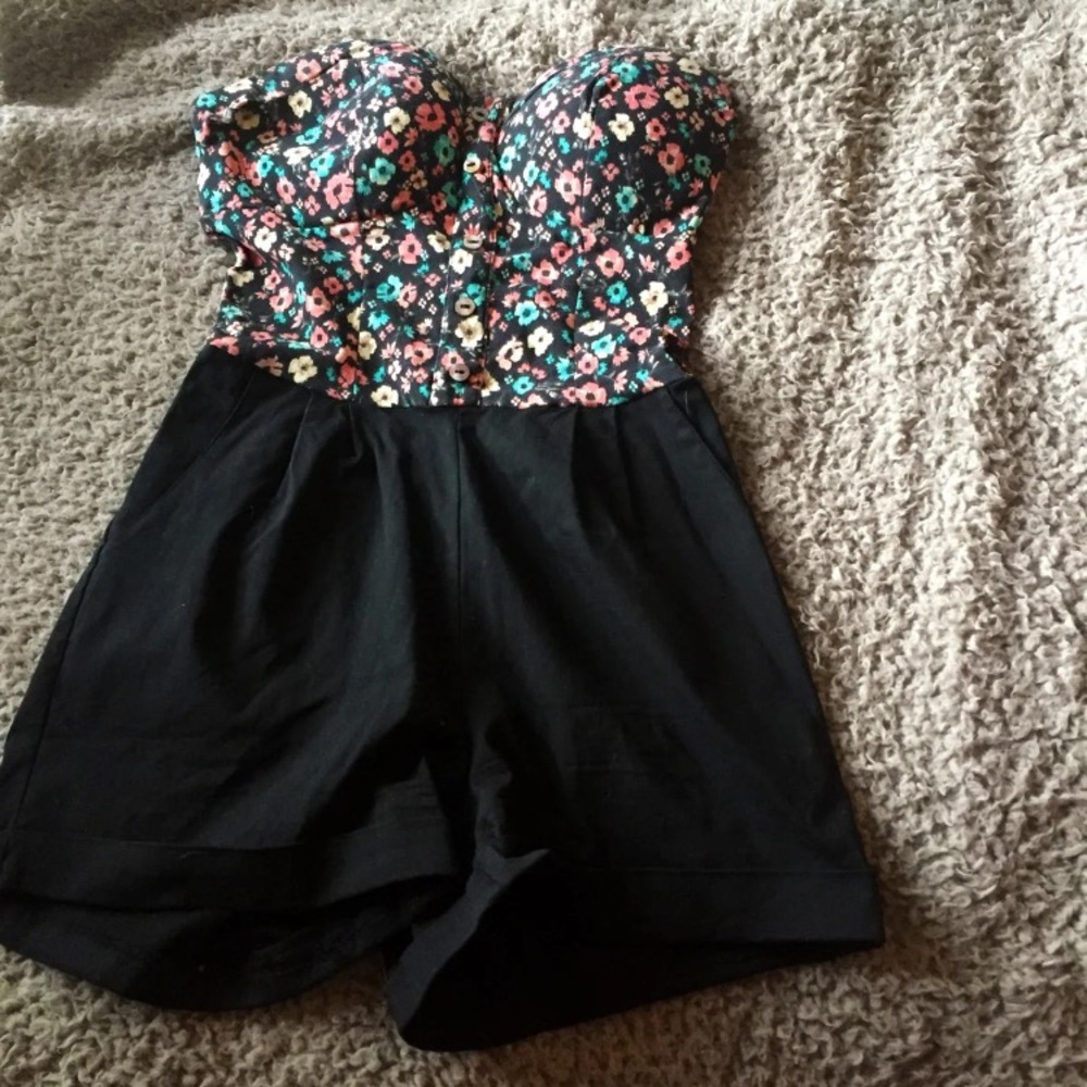 Floral strapless romper